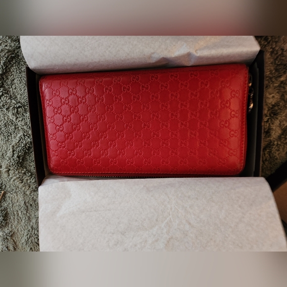 Gucci - MicroGuccissima Zippy Wallet - Picture 5 of 11